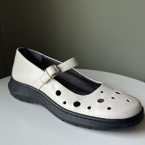 Girauden Sport Leather Mary Jane Thick Chunky Heel Laser Cut Strap w/ Buckle